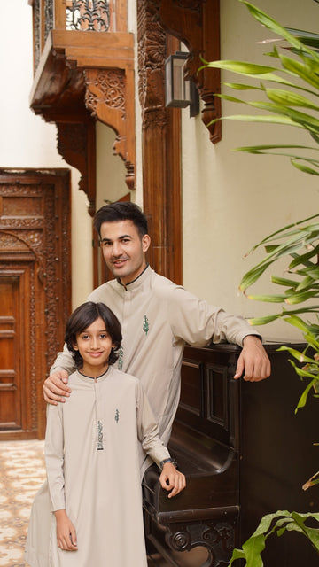 Al Ameer premium Egyptian cotton thobe and matching kids’ thobes displayed together, showcasing the new restocked collection for Ramadan